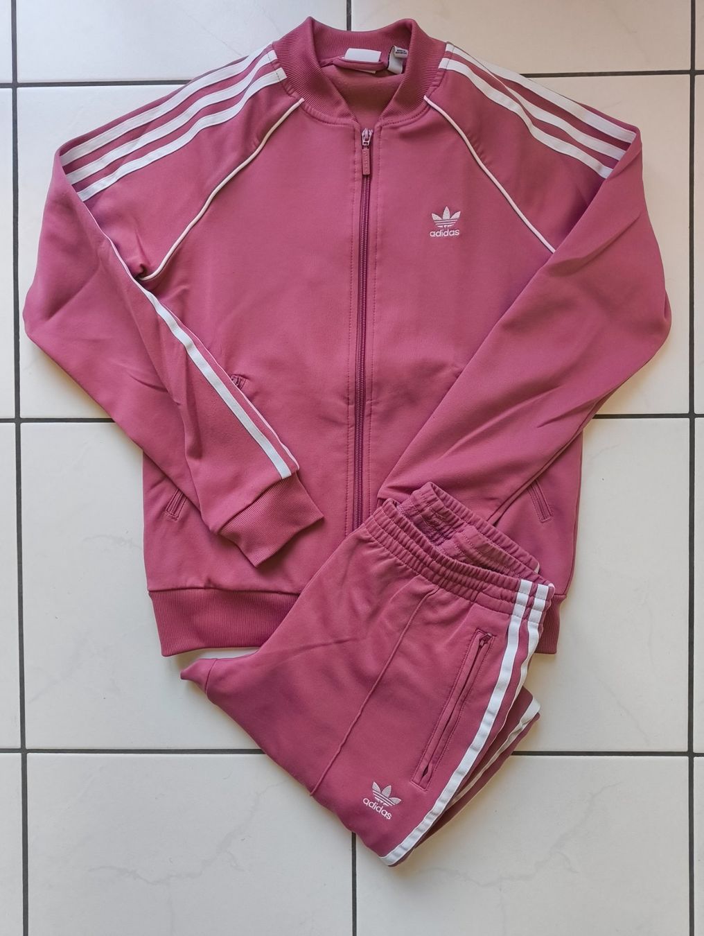 Adidas Completi & Tailleur: Original Adidas Trainingsanzug Altrosa – Usato da Uitikon Waldegg venduto da PJLS1