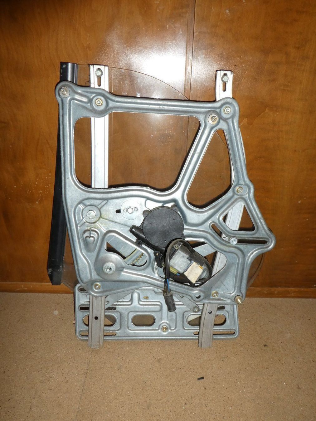 BMW Tutti pezzi di ricambio auto: BMW E30 Cabrio Dreiecksfenster ink Motor – Usato da Ebnat-Kappel venduto da nadine1994 1