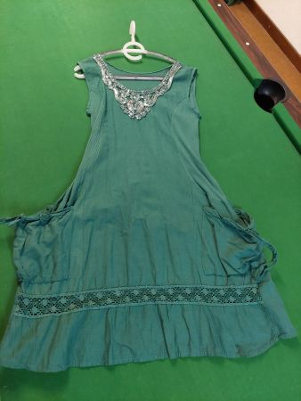 Grünes Strandkleid