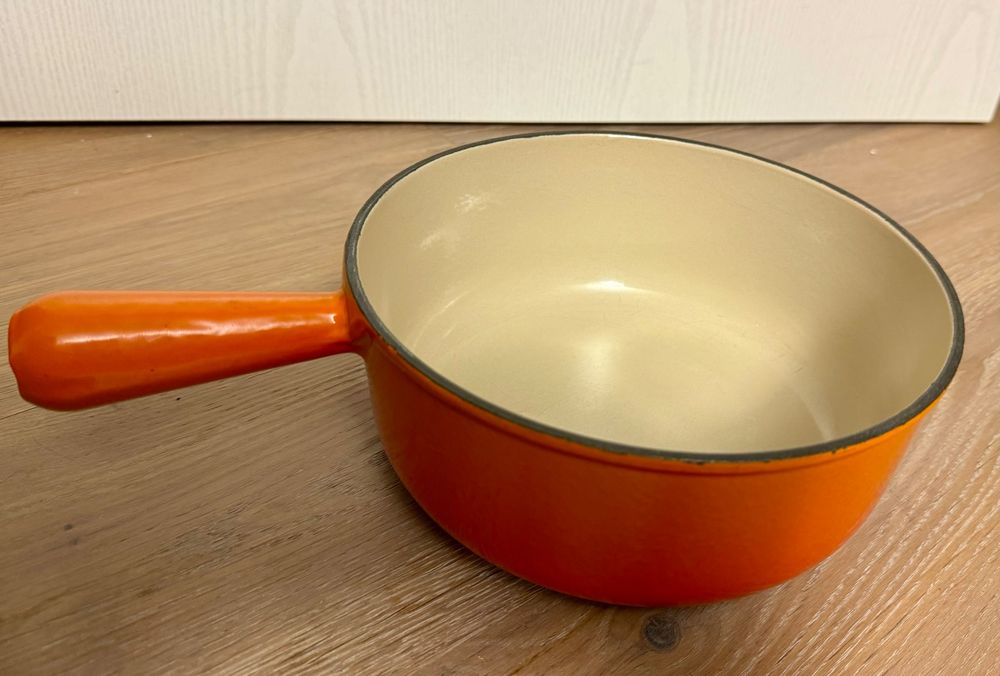 Caquelon Suisse Kuhn Rikon Pour Fondue Au Fromage - 22 Cm Rouge, Capacité 1.6L Pour 4 Personnes
