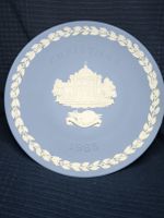 Belle assiette de Noël Wedgwood 1985. Jaspe bleu. 21 cm