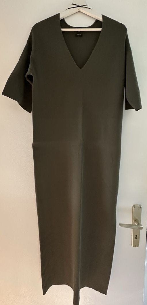 Massimo Dutti Robes: Massimo Dutti Strickkleid Khaki XS – D'occasion à Meggen par Scollection