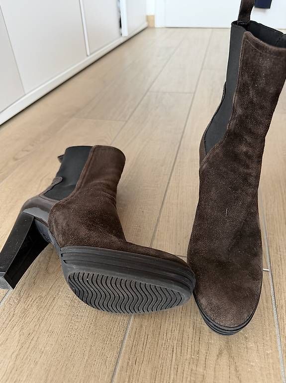 Scarpe da donna: Hogan stivaletto 38.5 – Usato da Montagnola venduto da bib_b6lm 2