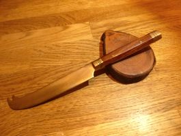 Käsemesser antik Holzgriff goldene Klinge Länge 21.5 cm