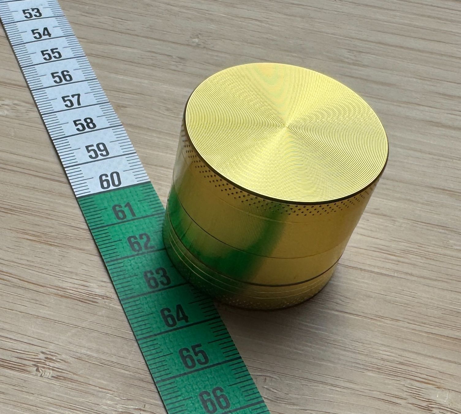 Tabak: goldener Metall Grinder, gold, Mühle – Neu und originalverpackt aus Winterthur von YaV 5