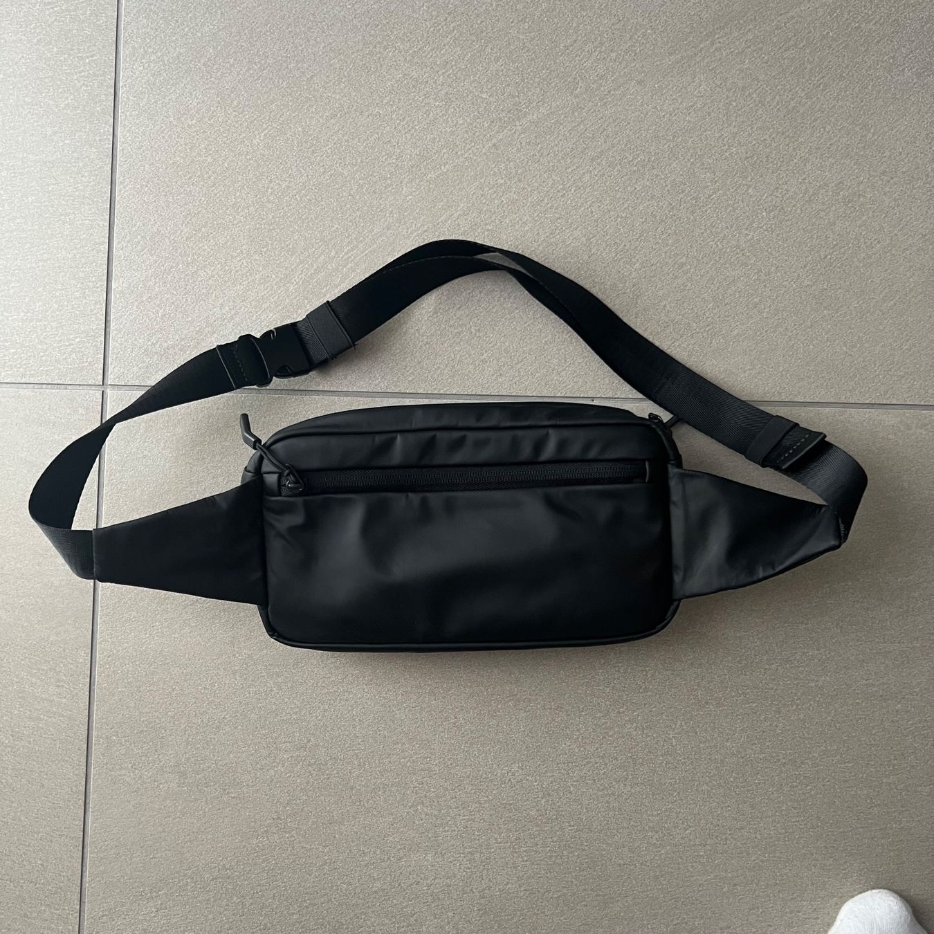 Bugatti Borse: Bugatti Sling Bauchtasche Hüfttasche Brusttasche – Nuovo (secondo la descrizione) da Hinwil venduto da norisenya 1