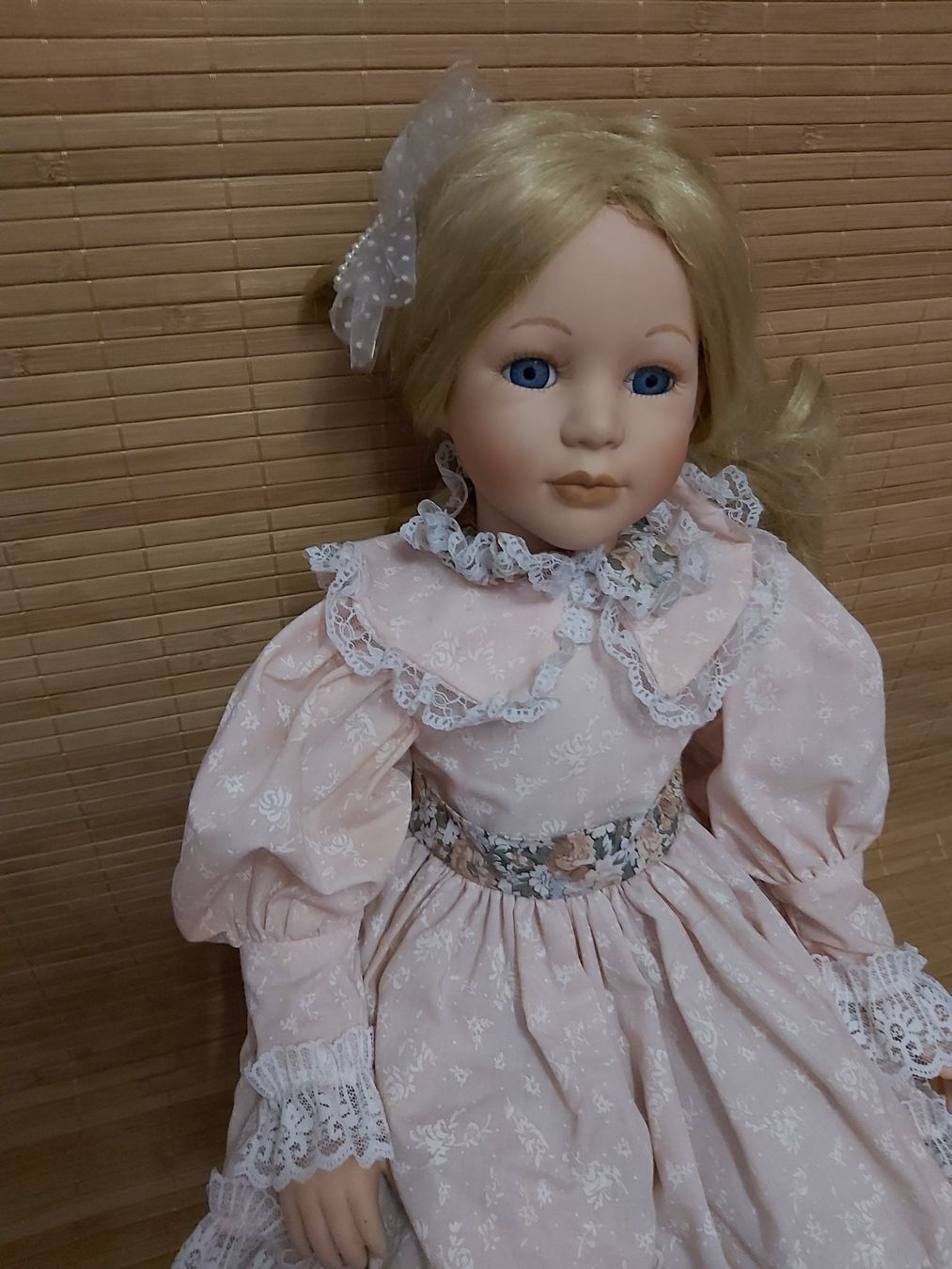 Puppen: Grosse Puppe im romantischen, rosa Kleid – Gebraucht aus Winterthur von Goldpipau 3