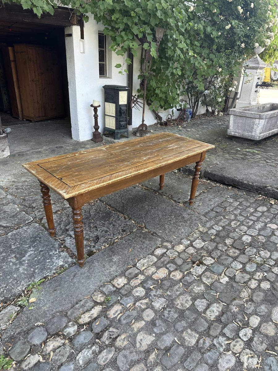 Tavoli: Alter Holztisch Esstisch Basteltisch  – Usato da Villmergen venduto da Bezdupe 1