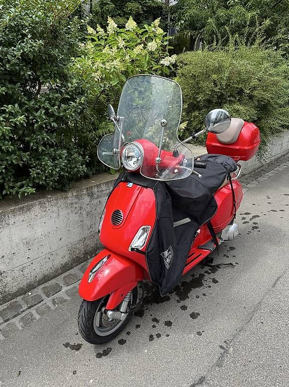 Scooter: Piggio Vespa LX 125 – Usato da Zürich venduto da Baracck 1