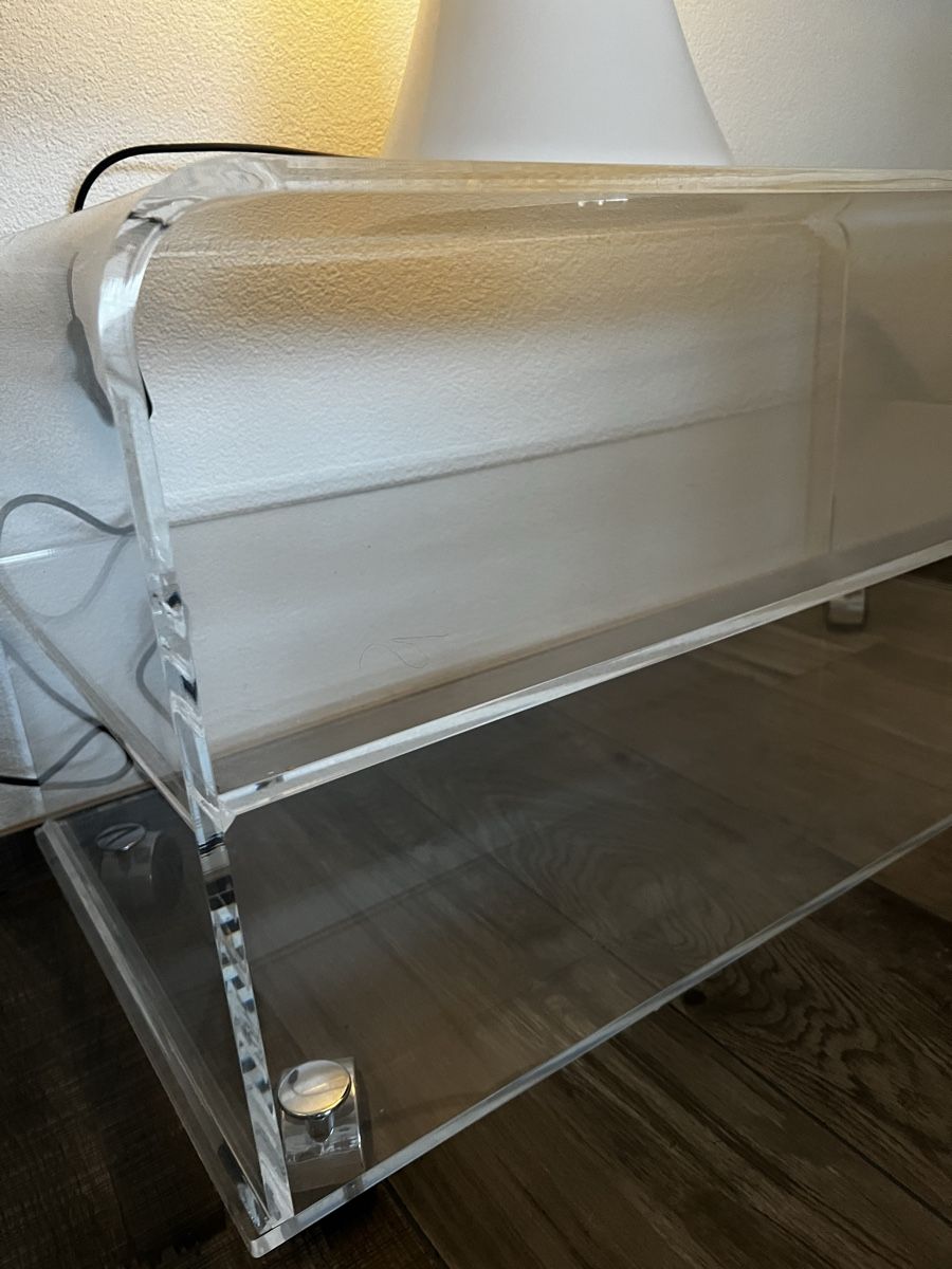 Cassettiere: Plexi/Acrylglas Möbel auf Rollen Sideboard TV-Möbel – Usato da Bürglen TG venduto da Ursajosi 1