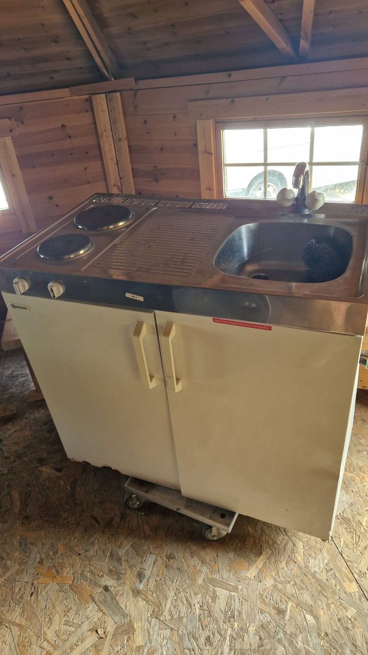 Cucine complete: Küchenmöbel -2 Kochplatten- Durchlauferhitzer warm Wasser – Usato da Münchenbuchsee venduto da rut_8zhz 2