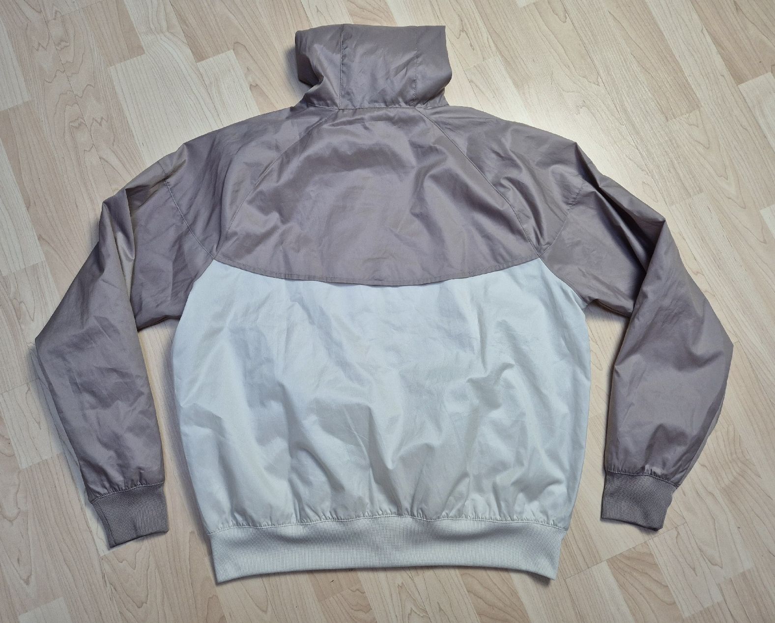 Nike Giacche: Rare Nike Windrunner Jacke Grösse M – Nuovo (secondo la descrizione) da St. Gallen venduto da CaliSunshine 1