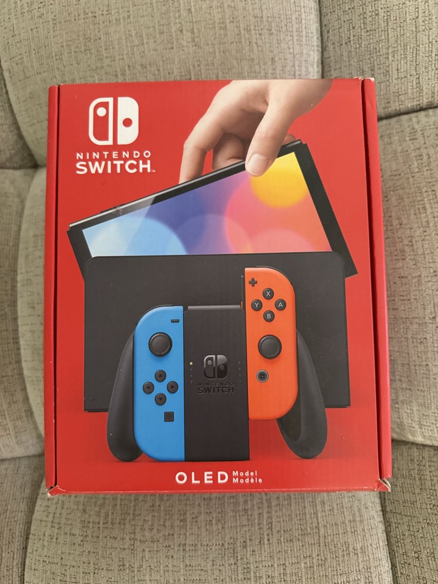 Nintendo Console: Nintendo Switch Oled – Usato da Mörel venduto da mar_7gfs