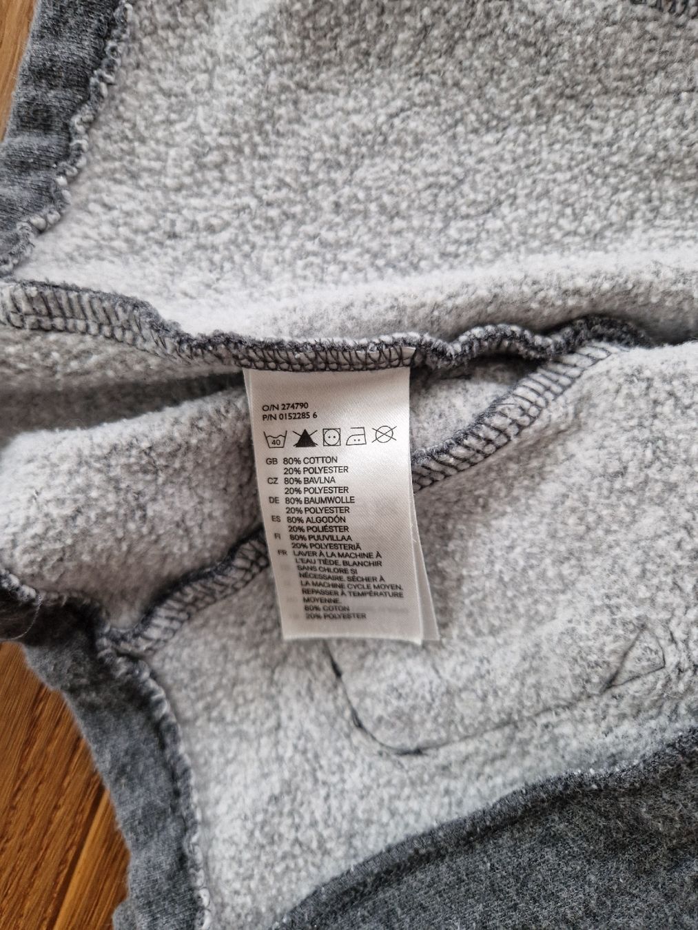 H&M Pulls et sweat-shirts: Pullover Baby Grösse 80 – D'occasion à Eschenbach SG par SanFranciscoCalifornia 2