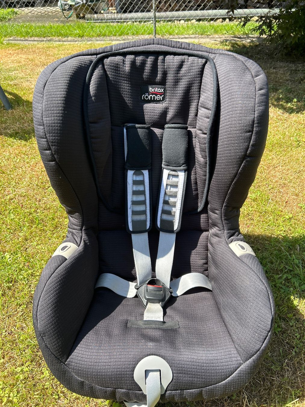 Britax Römer Auto-Kindersitze: Britax/Römer Autokindersitz – Gebraucht aus Hendschiken von SWI555
