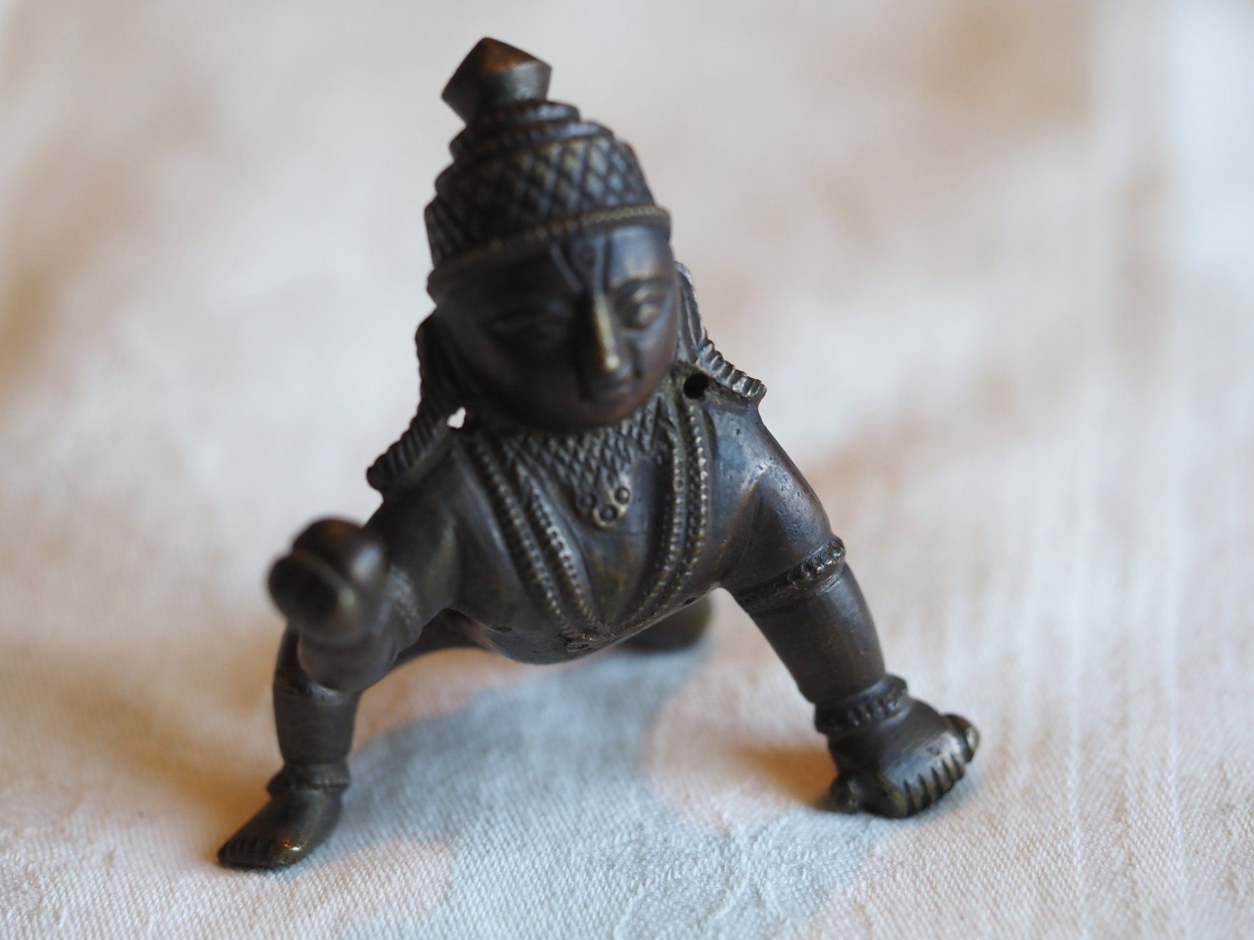 Skulpturen & Statuen: Balakrishna Figur mit Butterkugel, aus Messing – Gebraucht aus Schänis von Lobelie1