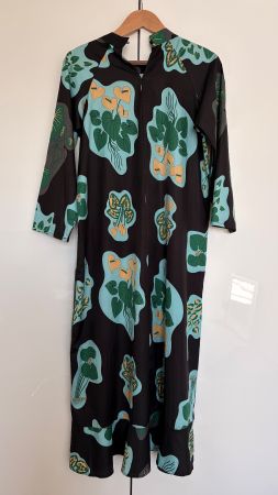 Maxikleid mit floralem Print im Boho-/Vintage-Stil. М