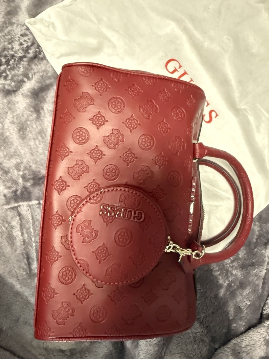 Guess Borse da donna: Guess Bowling-Bag – Nuovo (secondo la descrizione) da Wädenswil venduto da maiv86