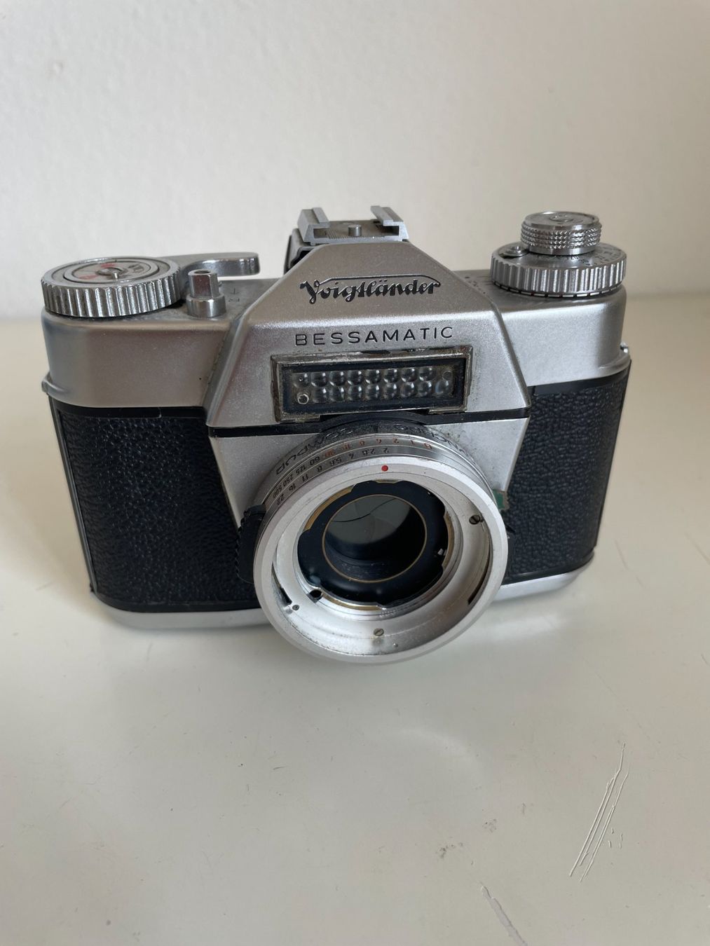 Voigtländer Appareil photo: Voigtländer Bessamatic – Défectueux à Winterthur par Levi_sells