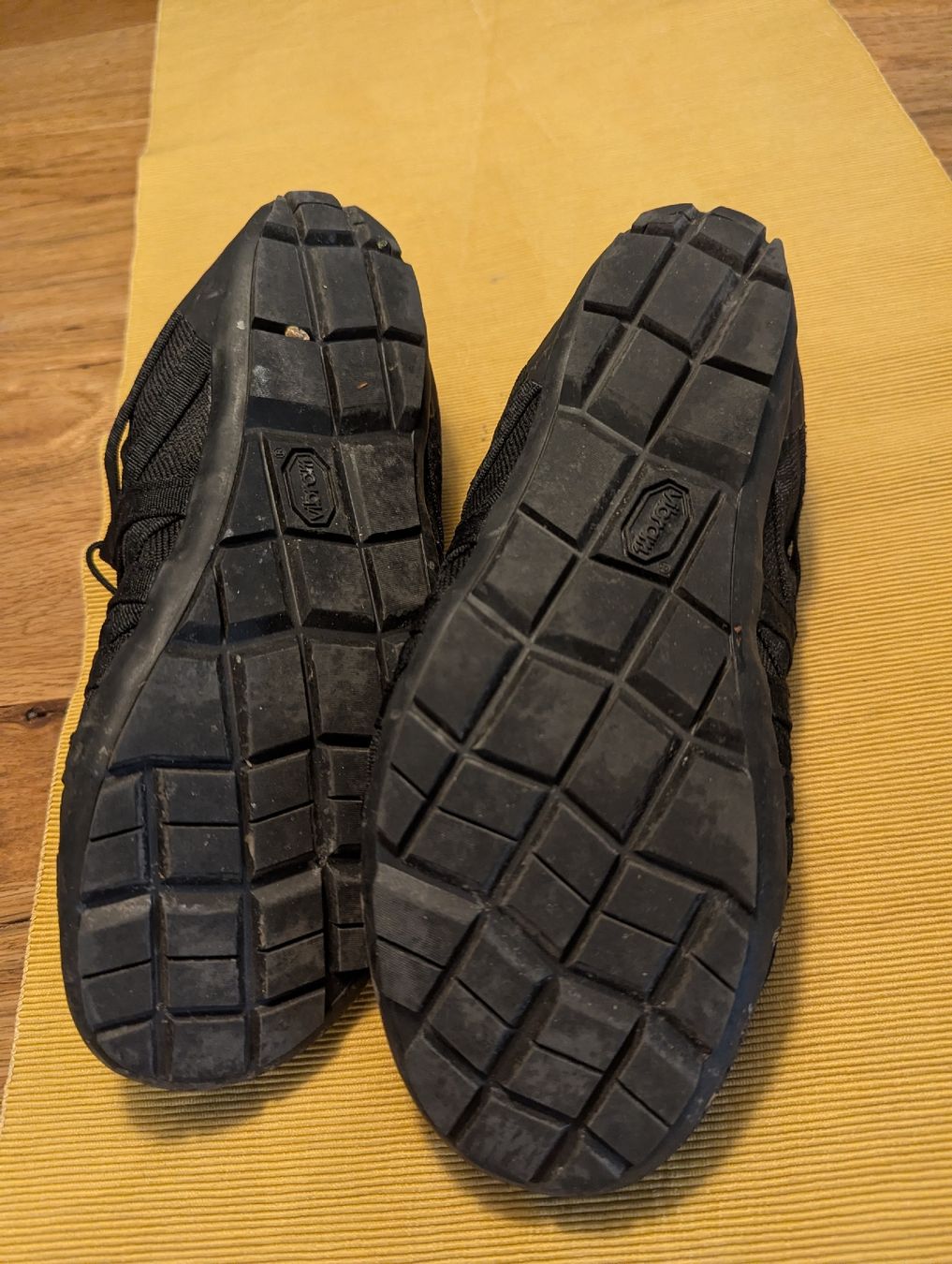 Meindl Herrenschuhe: Meindl Barfussschuhe, 37, schwarz mit Schnellschnürsystem – Gebraucht aus Basel von labaffe01 2