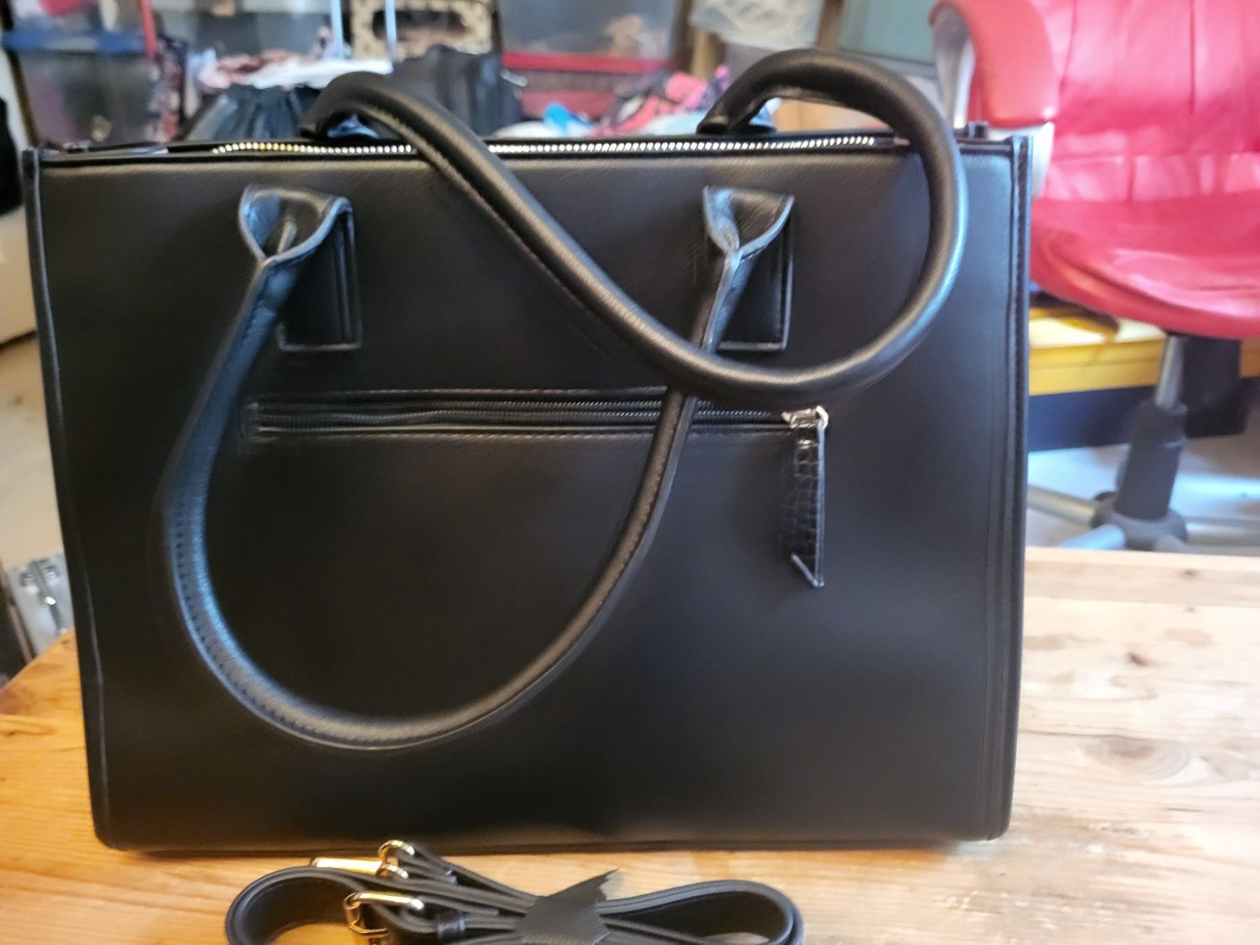 Borse da donna: Schwarze Handtasche Michael Shannon – Nuovo (secondo la descrizione) da Guggisberg venduto da Aegertenlehn 1