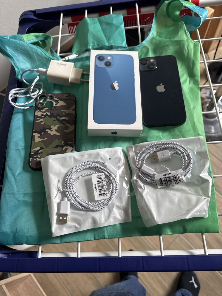 Apple Handys / Smartphones: Fast Neues Iphone13 – Gebraucht aus Olten von dwa_ls6j
