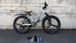 neues 22 Zoll Mountainbike Rahmen Alu Magnesium SILBRIG NEU