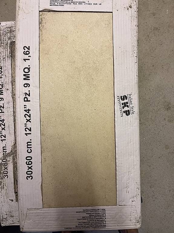 Piatti di portata: Platten - sand/weiss - 4.86m2 - Restposten – Nuovo e nell'imballaggio originale da Aarau venduto da Dacar 1