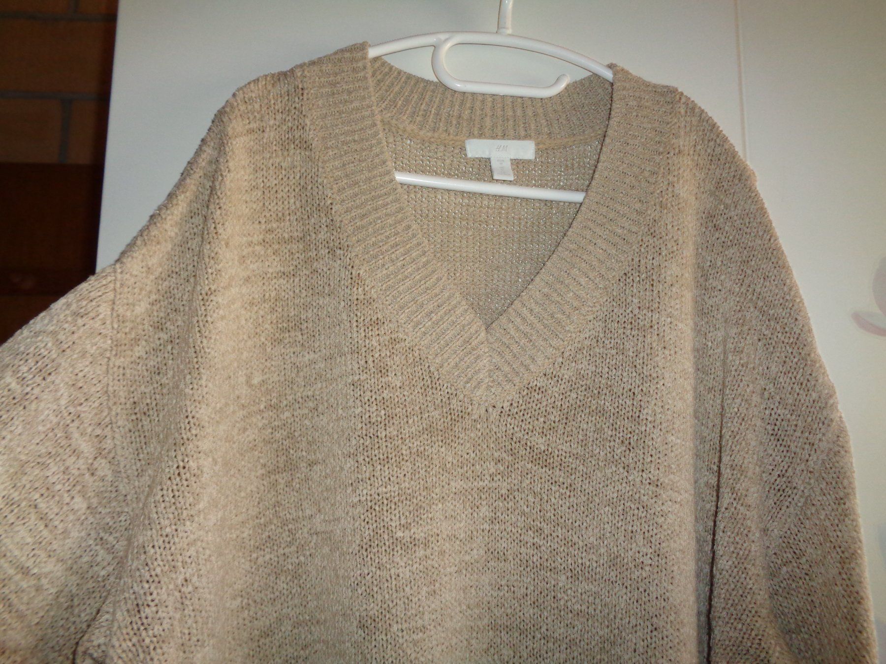 H&M Pulls & Sweat-shirts: *** beiger Pullover *** / V-Ausschnitt / von H&M – D'occasion à Othmarsingen par Leuchtturmlady 2
