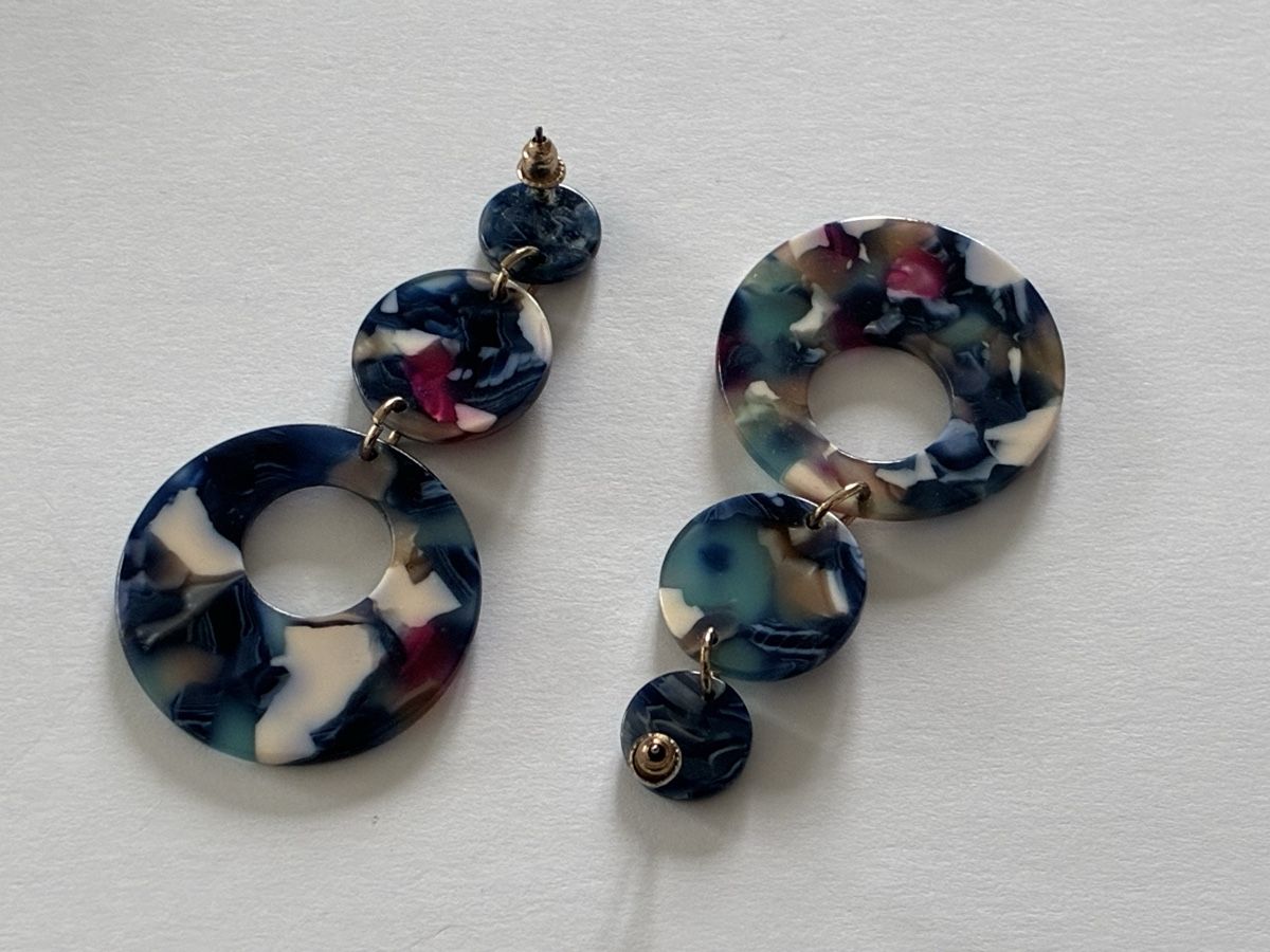Orecchini pendenti & Orecchini a lobo: Earrings resin multi-coloured round like new condition – Usato da Basel venduto da cat_sq5m 1