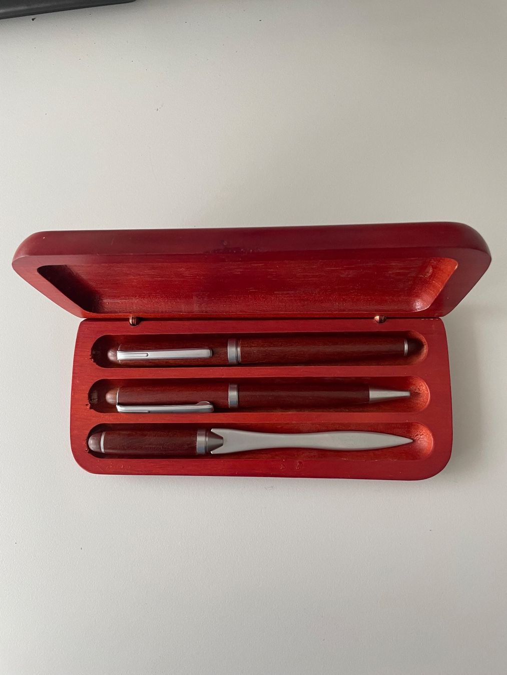 Altro materiale per ufficio: Elegantes Schreibset mit Brieföffner – Nuovo (secondo la descrizione) da Ostermundigen venduto da Master05 1