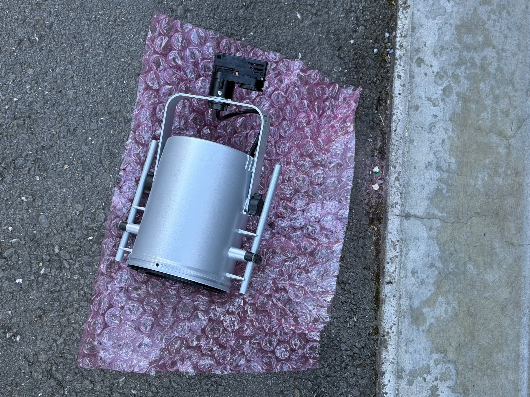 Lampade: 2x Projecteurs NEUCO – Nuovo (secondo la descrizione) da Monthey venduto da 11642mth 2