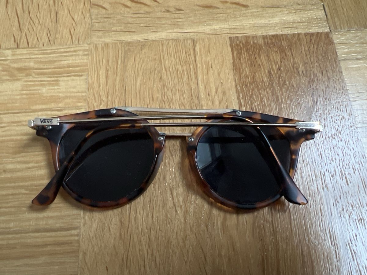 Brillen & Gläser: Vans Sonnenbrille – Gebraucht aus Solothurn von Laujon 2