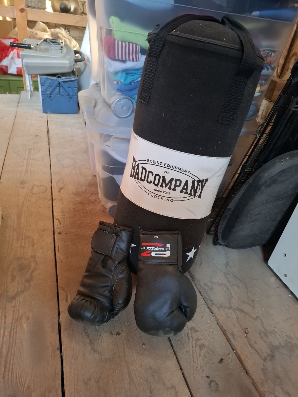 Boxsäcke: Kinder Boxsack mit Handschuhen – Gebraucht aus St. German von Neuwelt