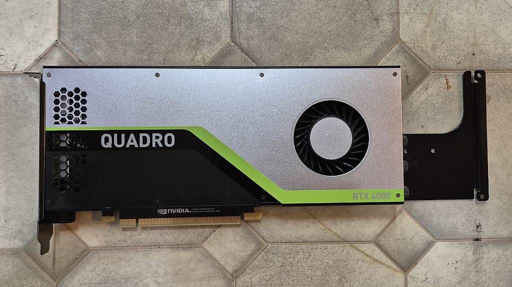 Nvidia Grafikkarten: Nvidia Quadro RTX4000 8GB GDDR6 – Gebraucht aus Hohenrain von Sven848