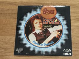 David Bowie. 1974. Knock On Wood