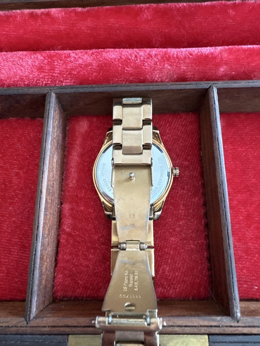 Fossil Orologi: Fossil Damenuhr, Gold, mit Steinen – Usato da Neftenbach venduto da fab_7vh9 2