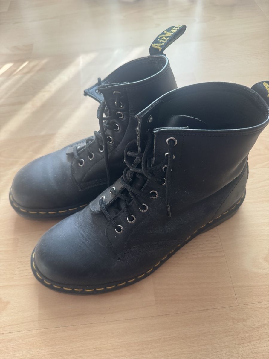Dr. Martens Scarpe da uomo: Classic Black Dr. Martens Boots Size 43 – Usato da Winterthur venduto da Ryolu 1