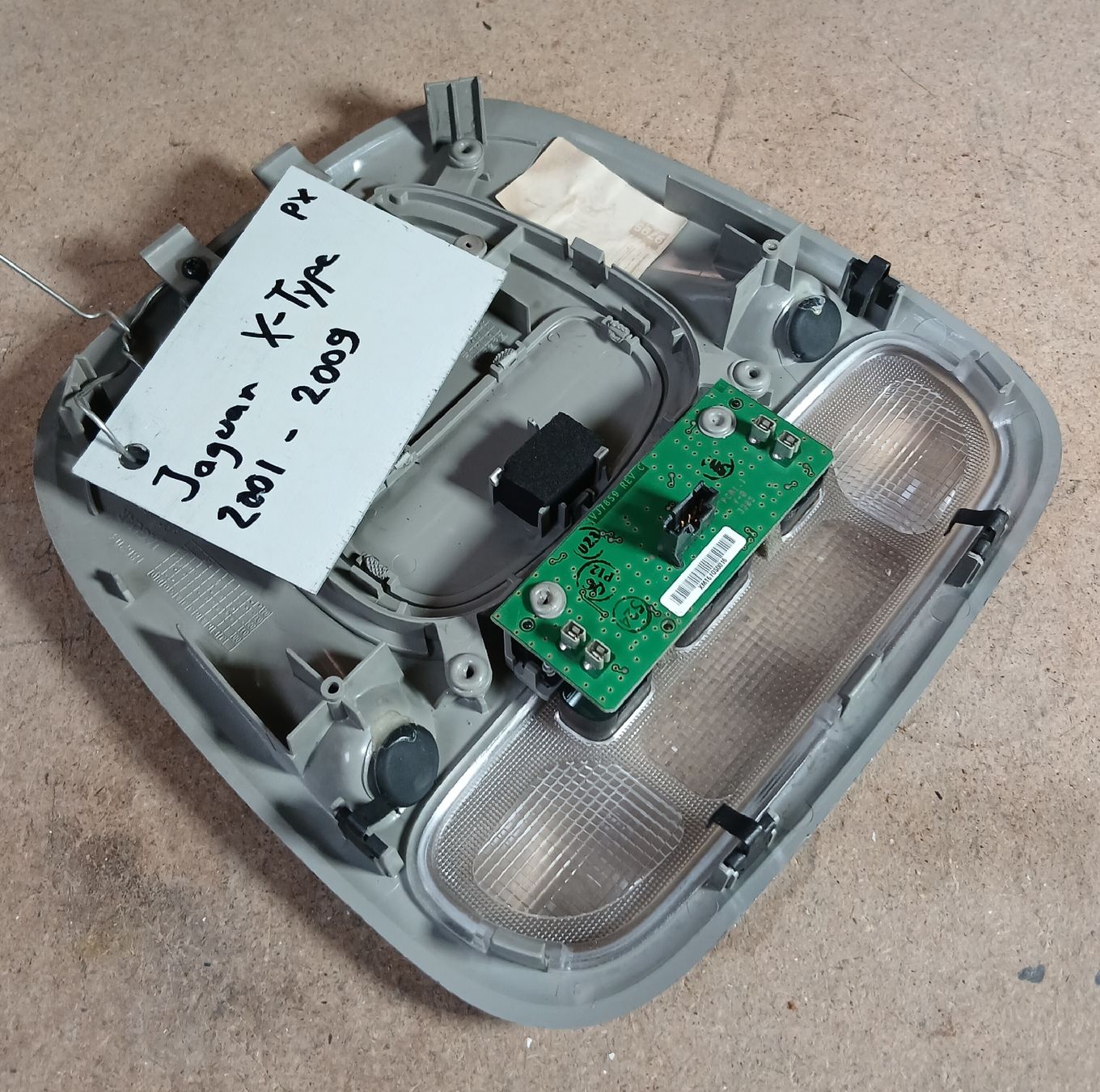 Jaguar Tutti pezzi di ricambio auto: Plafonnier Jaguar X-Type  – Usato da la heutte venduto da Auto-stock 1
