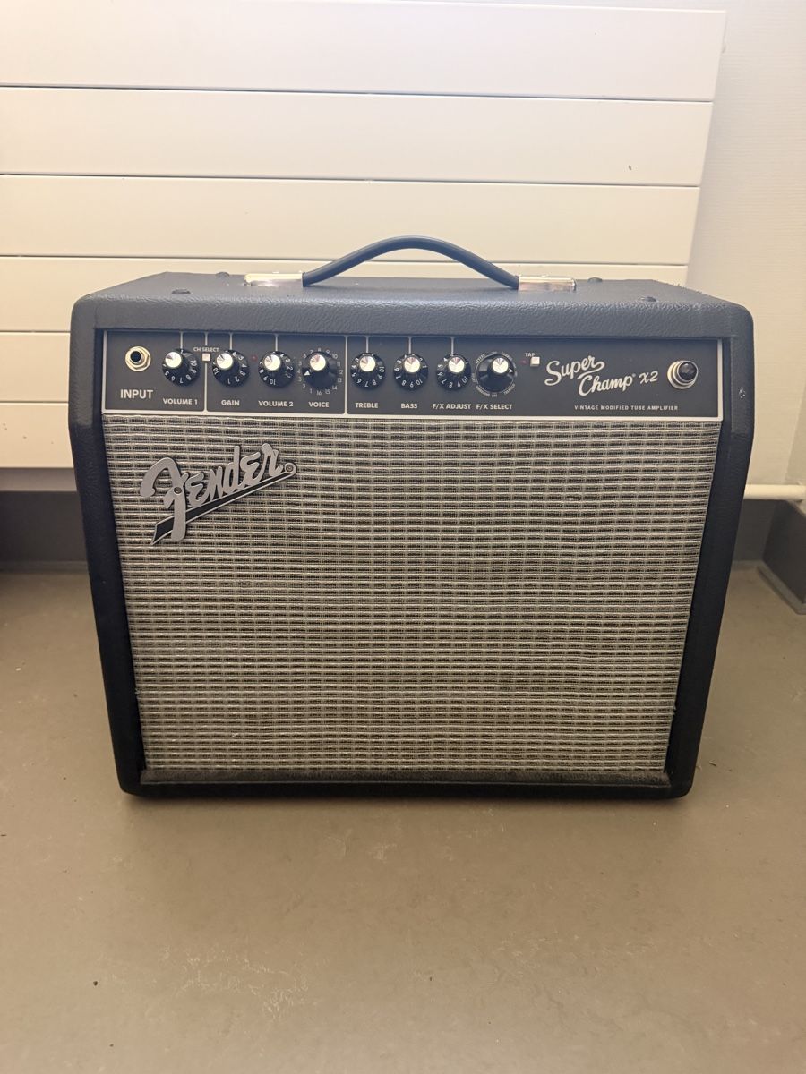 Fender Amplificatori: Fender SuperChamp x2 Amplifier Guitar (+Cables) – Usato da Winterthur venduto da luc_y6jl