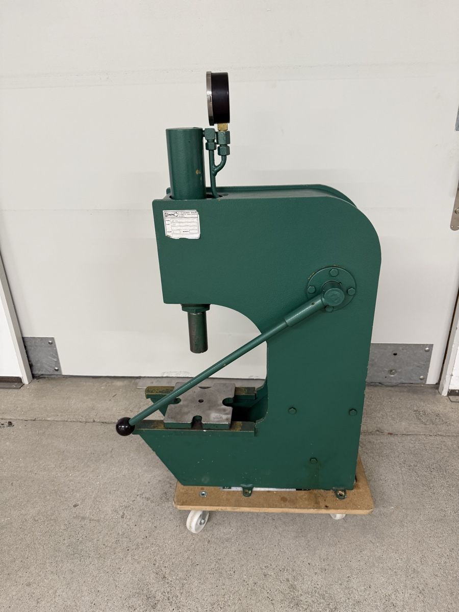 Tutte le macchine: Hydraulikpresse COMPAC 10T – Usato da Sirnach venduto da S54Power 3