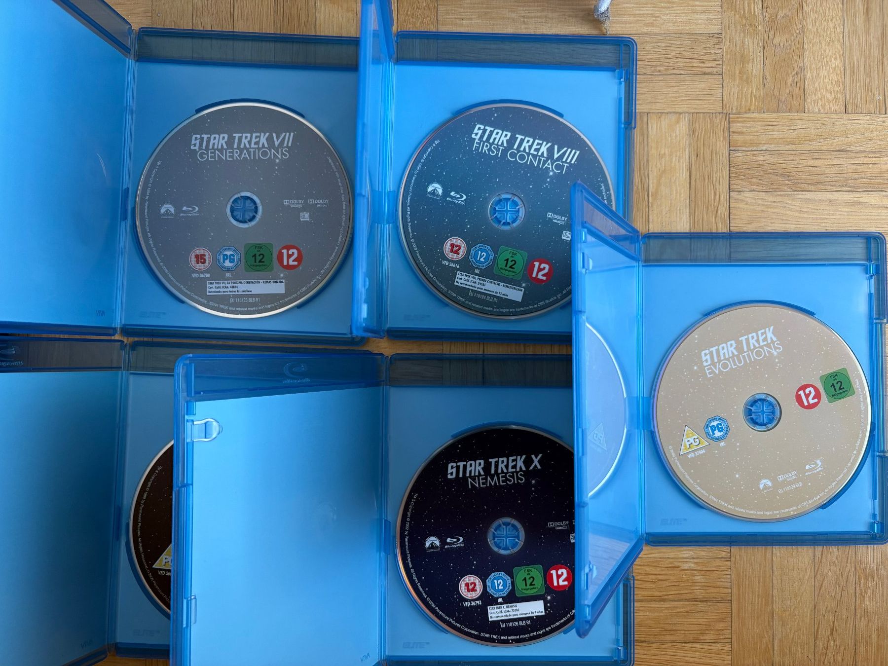 Tutti i DVDs: Star Trek: The Next Generation Motion Picture Collection – Usato da Zürich venduto da Malcom 2