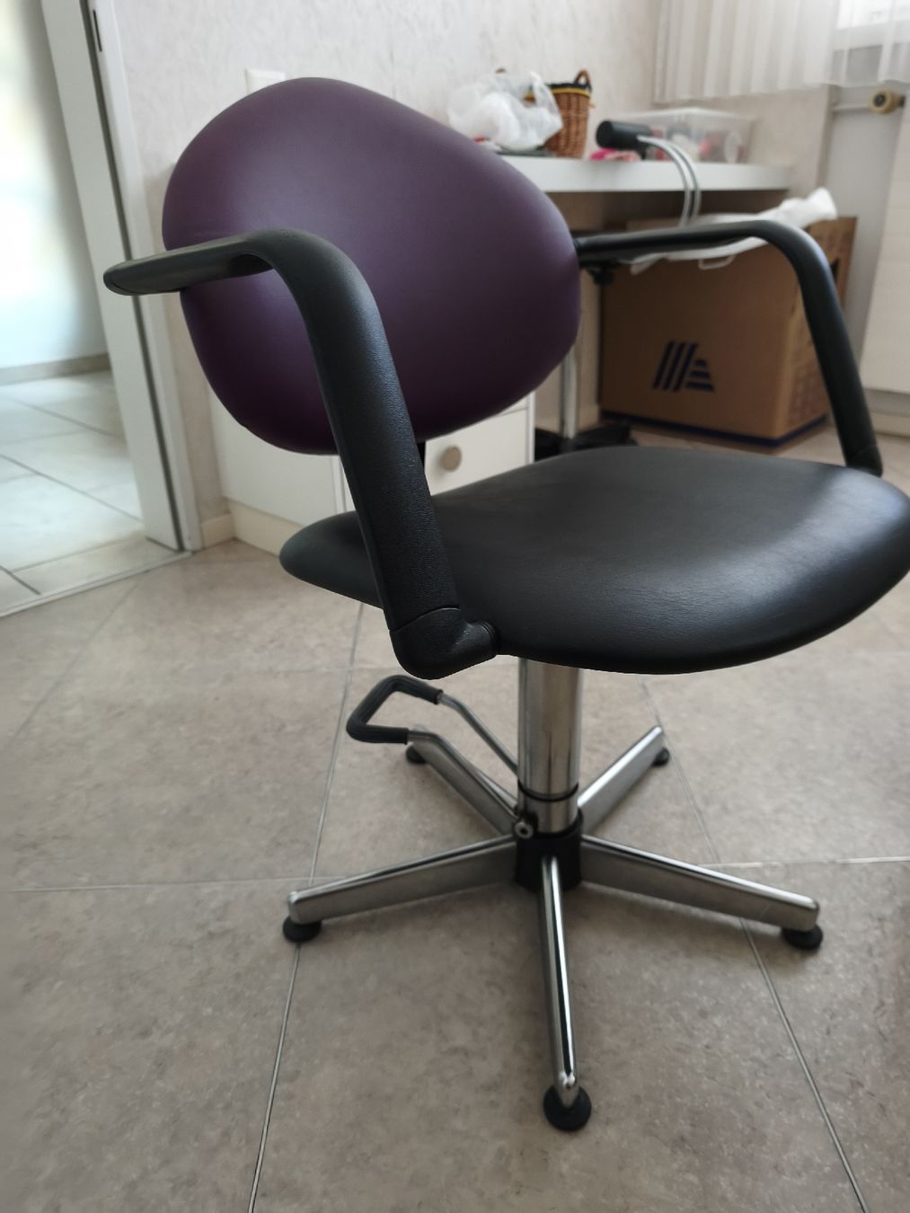 Sedie: Coifferstuhl – Usato da Eschlikon TG venduto da sch_mcx8