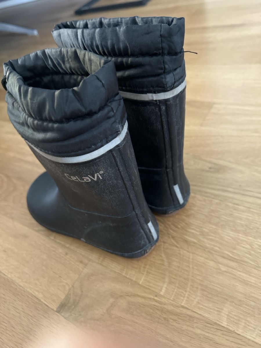 Schuhe für Jungen: Regenstiefel – Gebraucht aus Schlieren von Gizmo8952 1