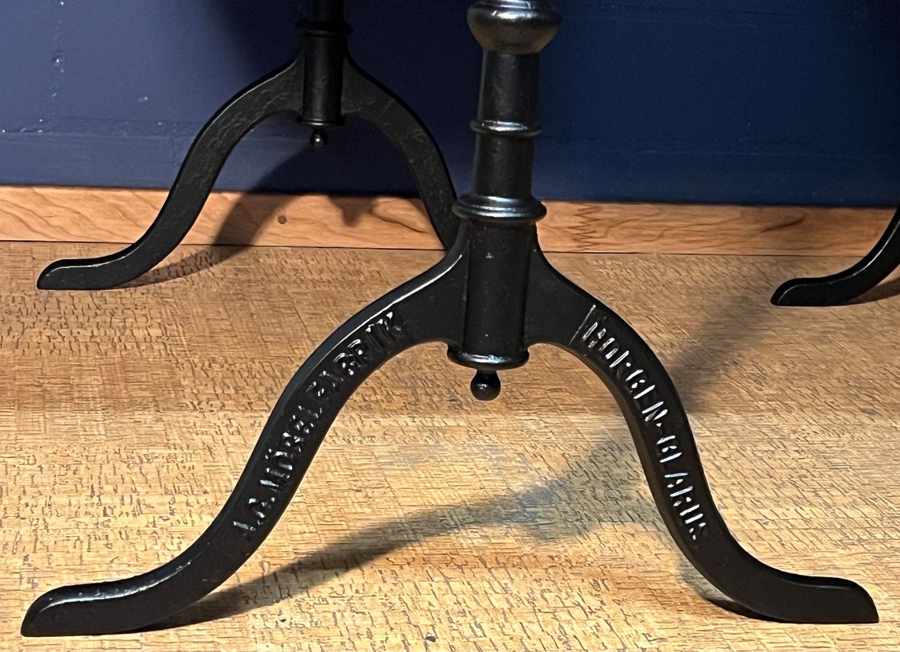 Horgen Glarus Tavoli: 2x Beizentische Horgen Glarus – Usato da Zürich venduto da Lager_Zeughaus 2