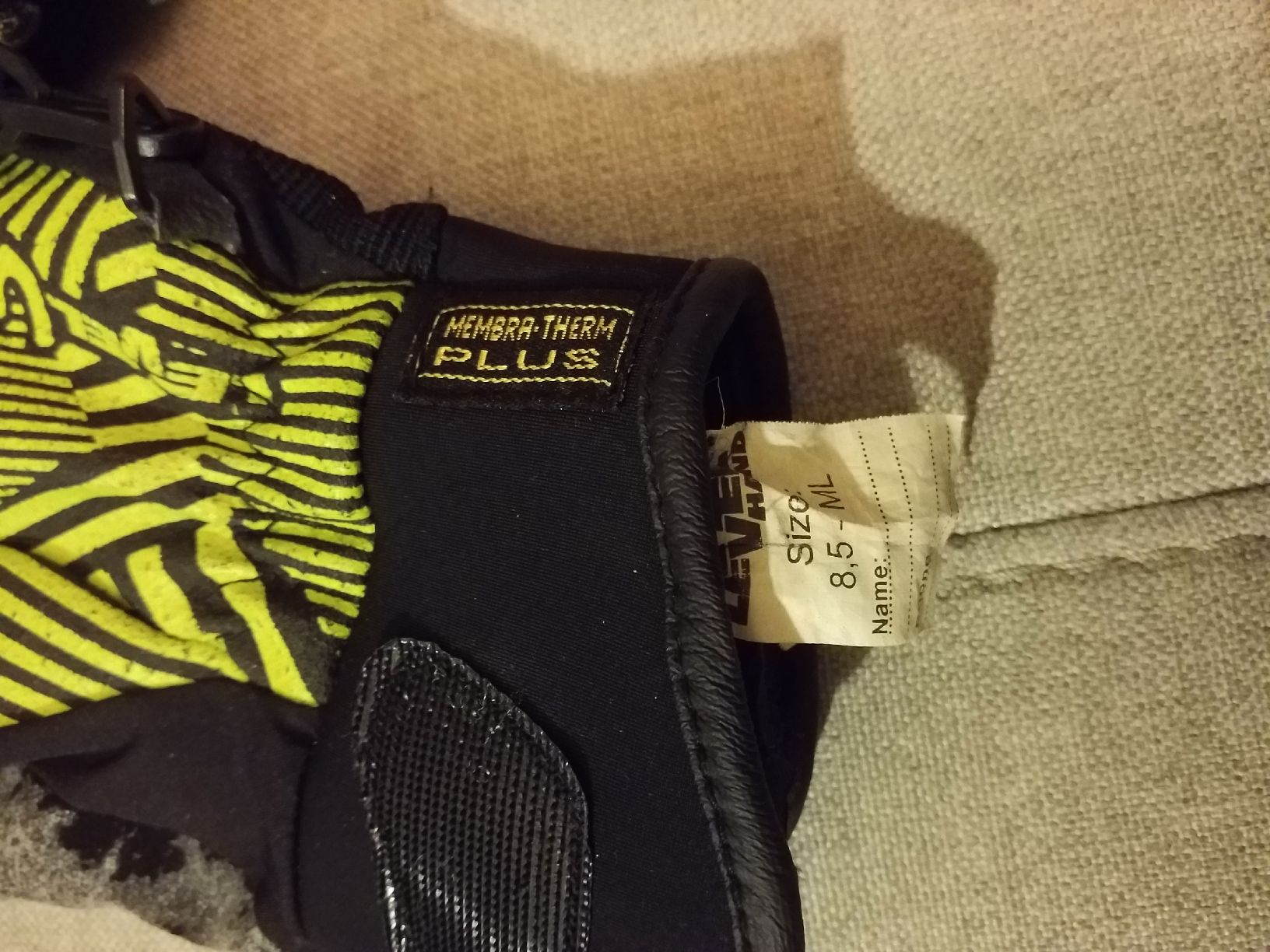 Sonstige Accessoires für Herren: Level Snowboardhandschuhe, Grösse 8.5 ML, – Gebraucht aus Kilchberg ZH von Pihe05 3