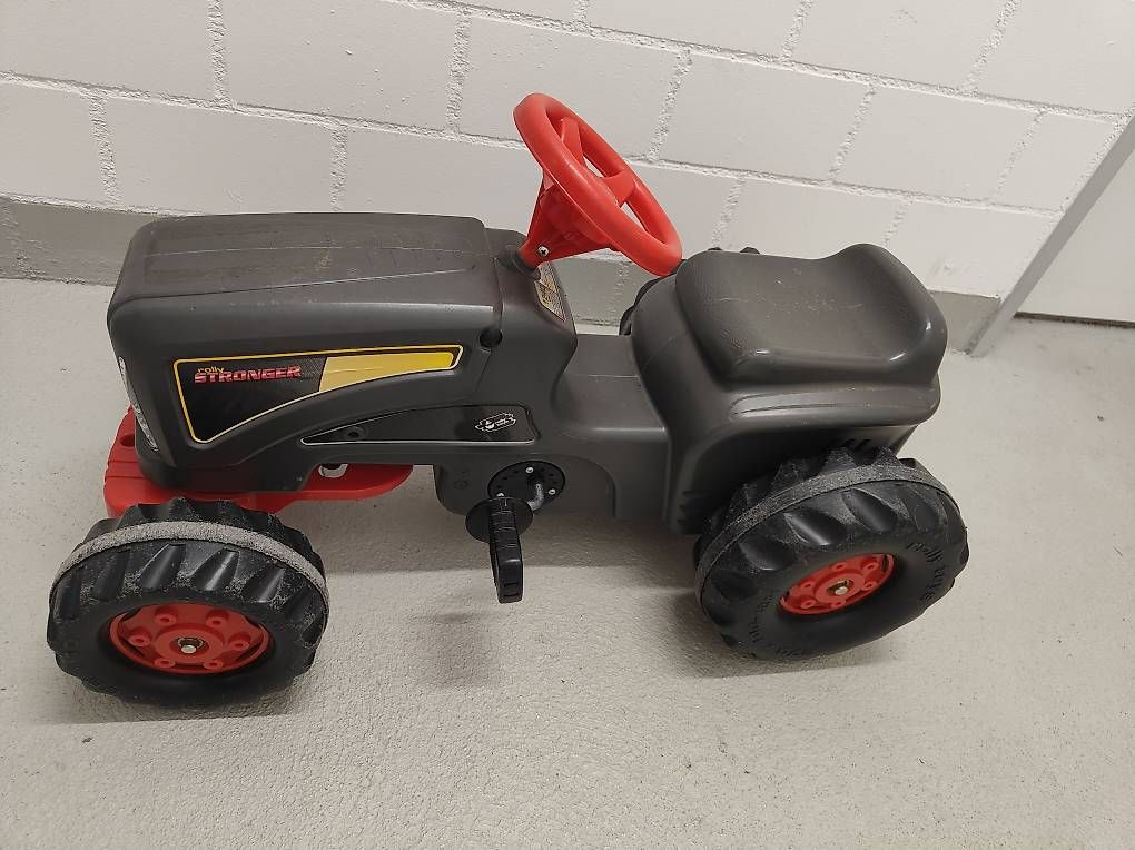 Fahrzeuge für Kinder: Kindertraktor  – Gebraucht aus St. Gallen von nin_5k7b 1