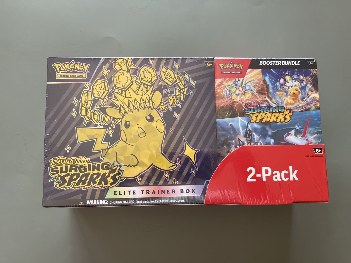 Pokémon Sammelbilder & Trading cards: Pokémon Surging Sparks ETB Booster Bundle Costco 2-Pack – Neu (gemäss Beschreibung) aus Au ZH von curio.concept