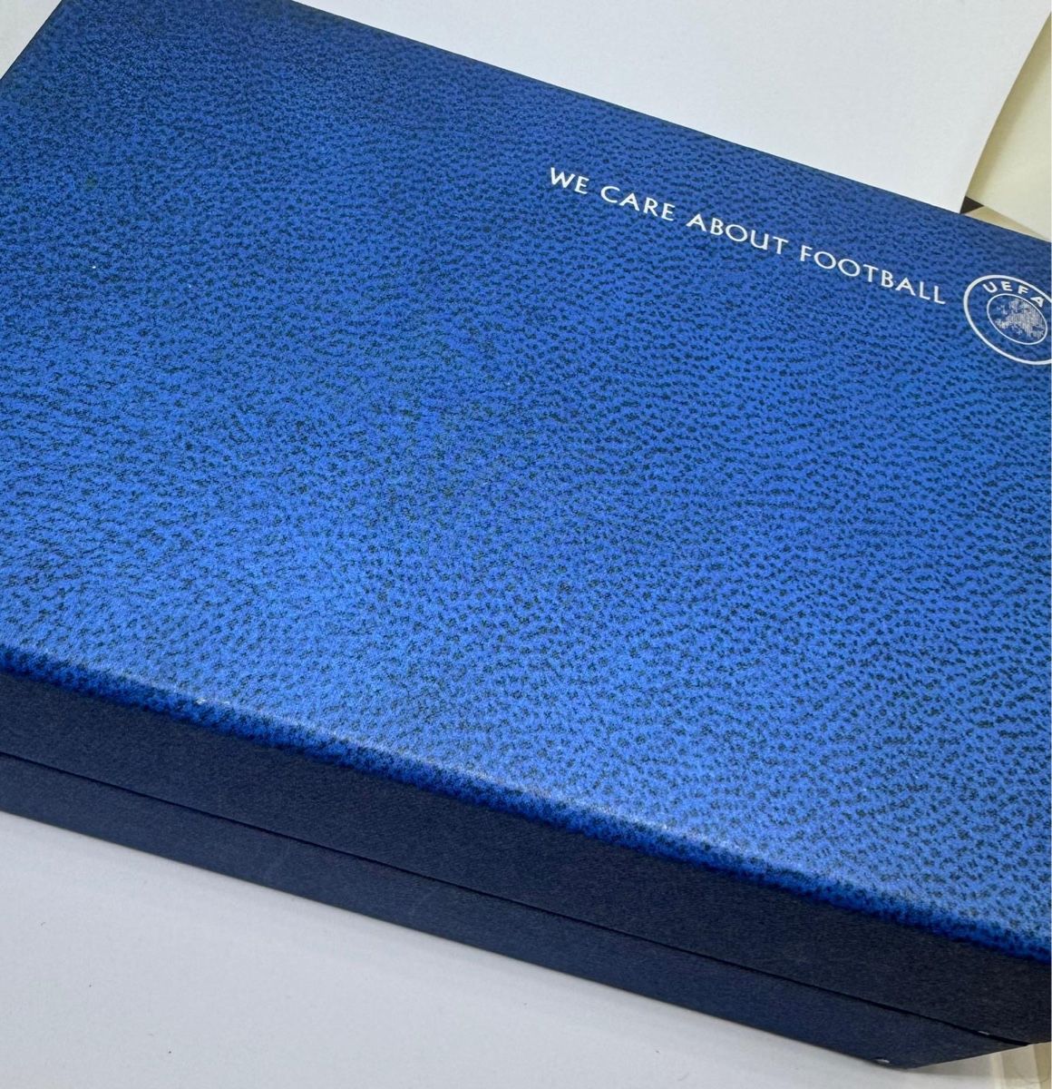 Tutte le decorazioni: UEFA inauguration souvenir – Nuovo e nell'imballaggio originale da Coinsins venduto da LaTof88 2