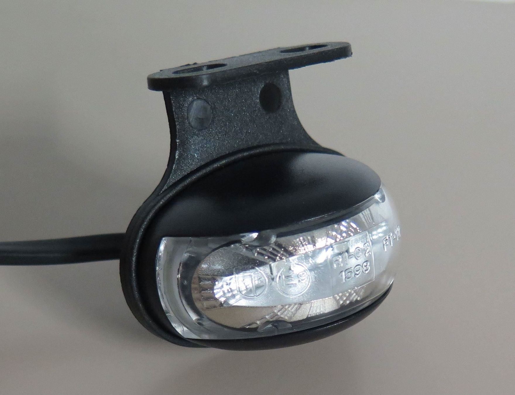 Lampade: Begrenzungsleuchte LED weiss Lampe – Nuovo (secondo la descrizione) da Elsau venduto da mietlift 1